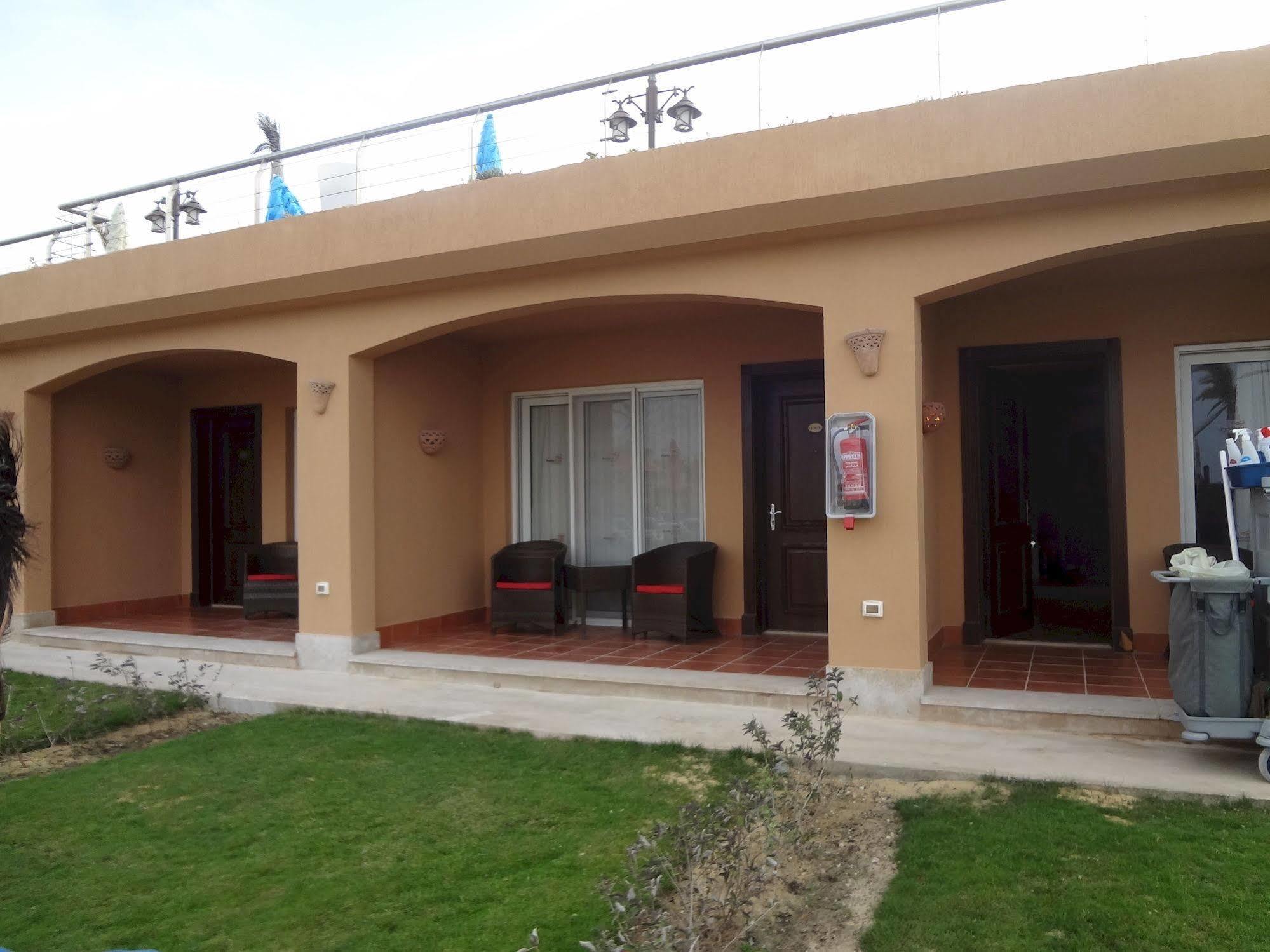 Porto Matrouh Beach Resort Мерса-Матрух Экстерьер фото